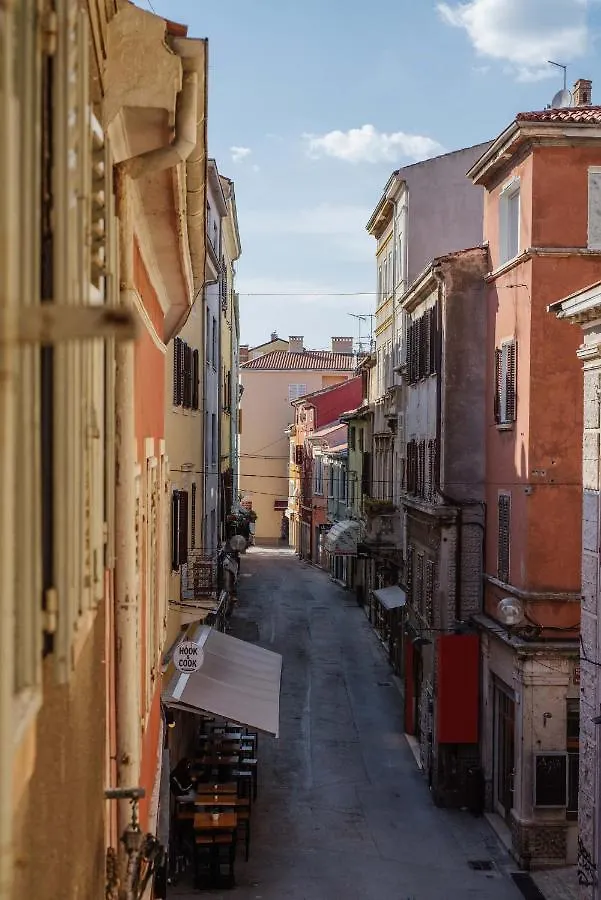 Pula City Apartment With Private Parking Free