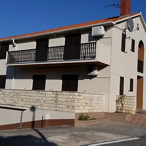 Orlic Apartman Sali