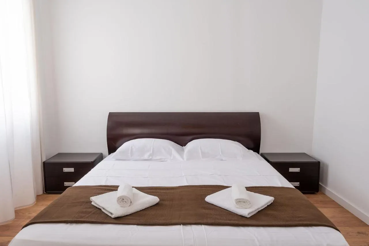 Pula City Apartment With Private Parking Free Croatia