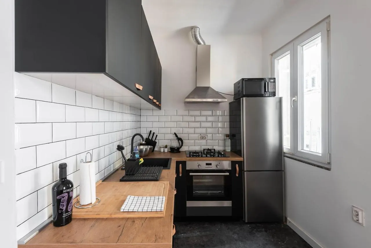 Pula City Apartment With Private Parking Free Croatia