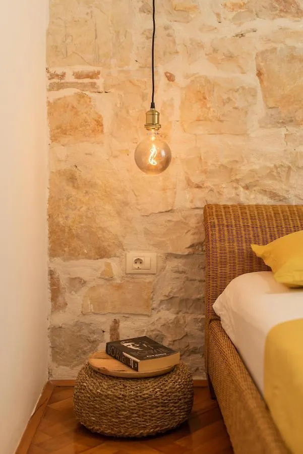 Pula City Apartment With Private Parking Free 0*,